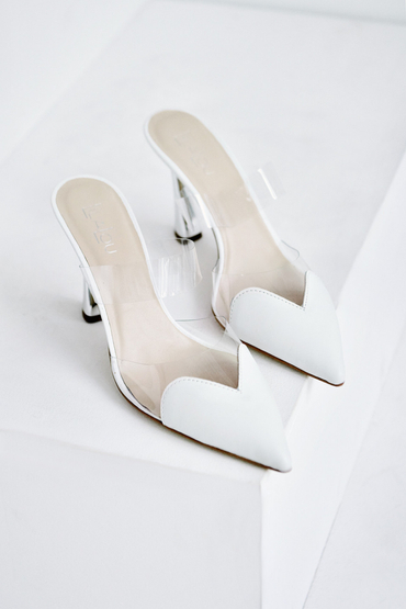 LILA LOU white stilettos