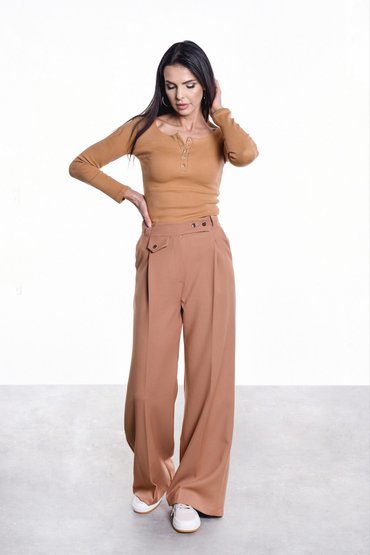 FABULOUS camel pants