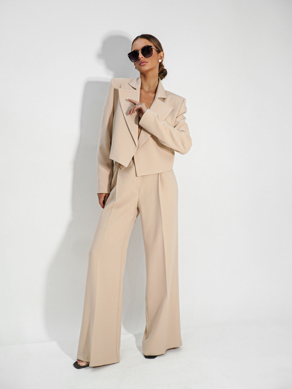 BEYONCE beige suit