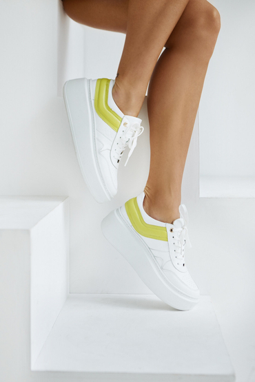 LILA LOU white sneakers
