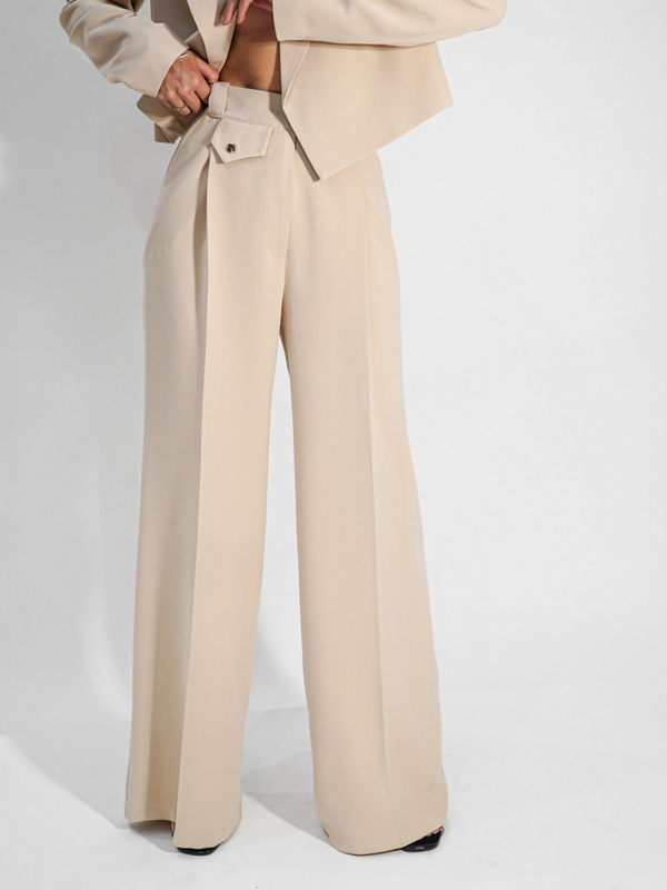 BEYONCE beige suit