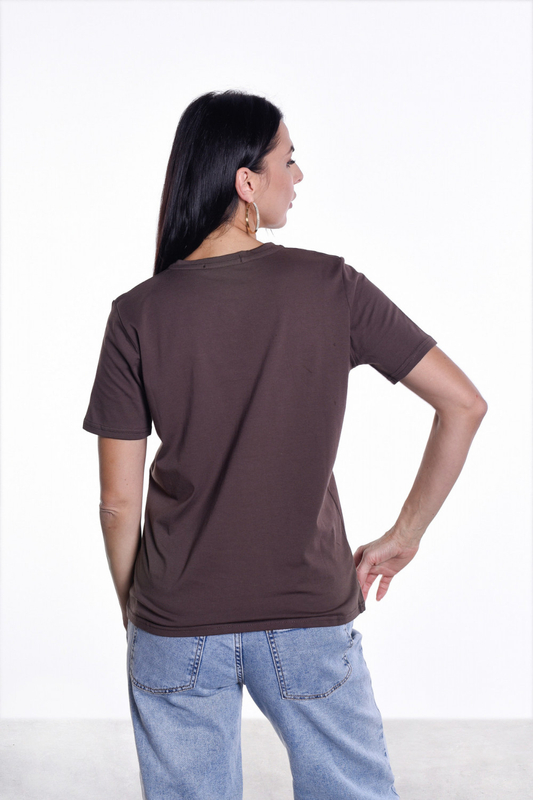 LL t-shirt chocolate embroidery