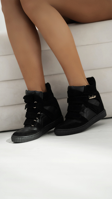 LILA LOU black sneakers