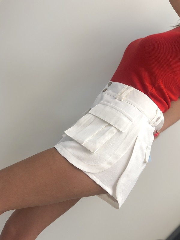 ELI Shorts White